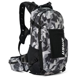 USWE SHRED 16L MTB DAYPACK CAMO/BLK